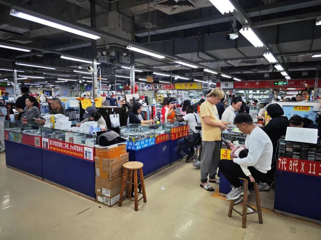 小伙卖数据线亿电子pg莆田