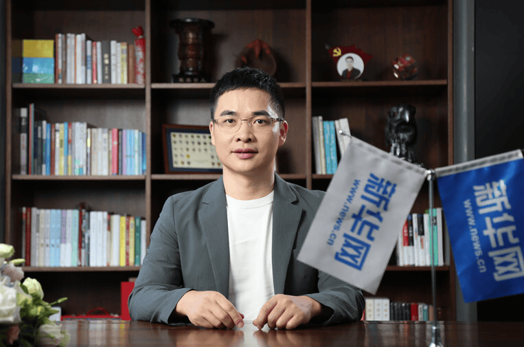 小伙卖数据线亿电子pg莆田(图4)